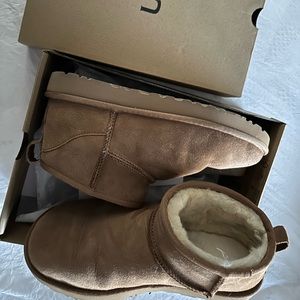 UGGS Ultra Mini Classic